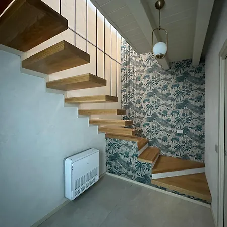 Tuvo Villa *